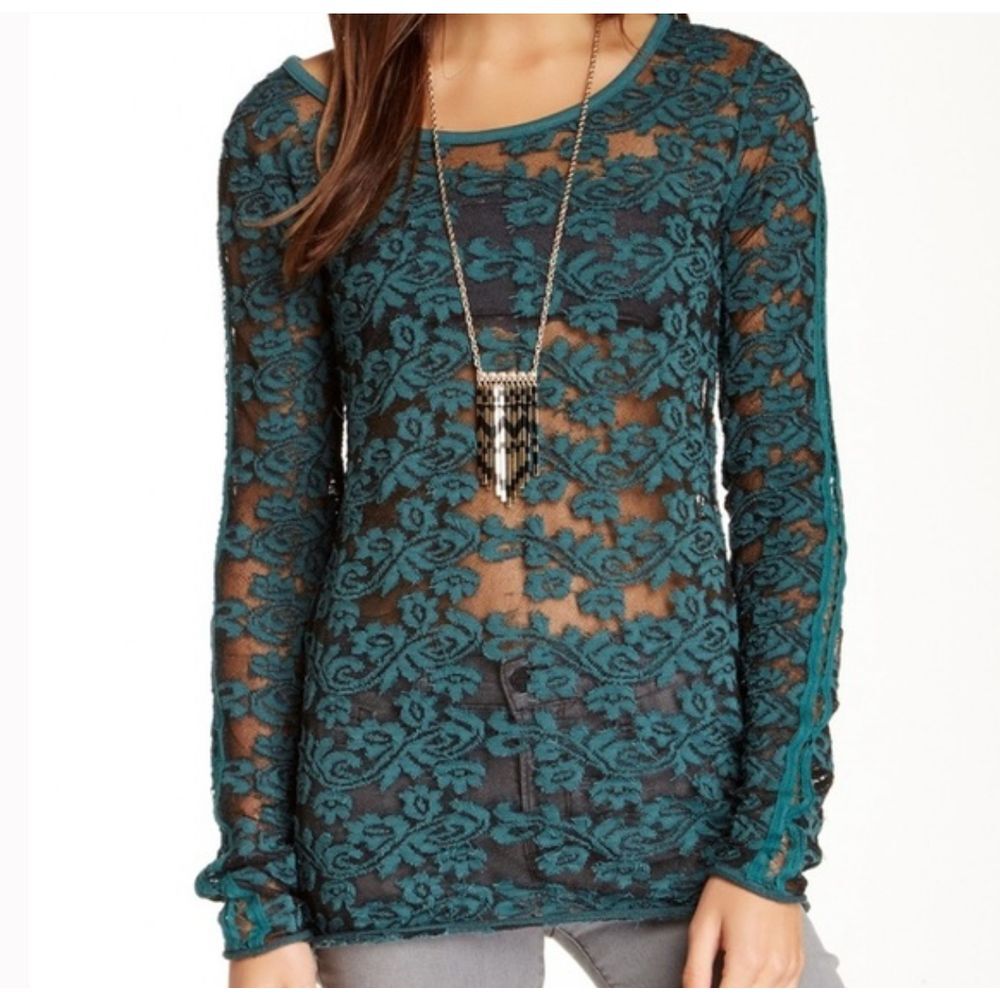 ⭐️ Free People Turquoise Floral Lace Top